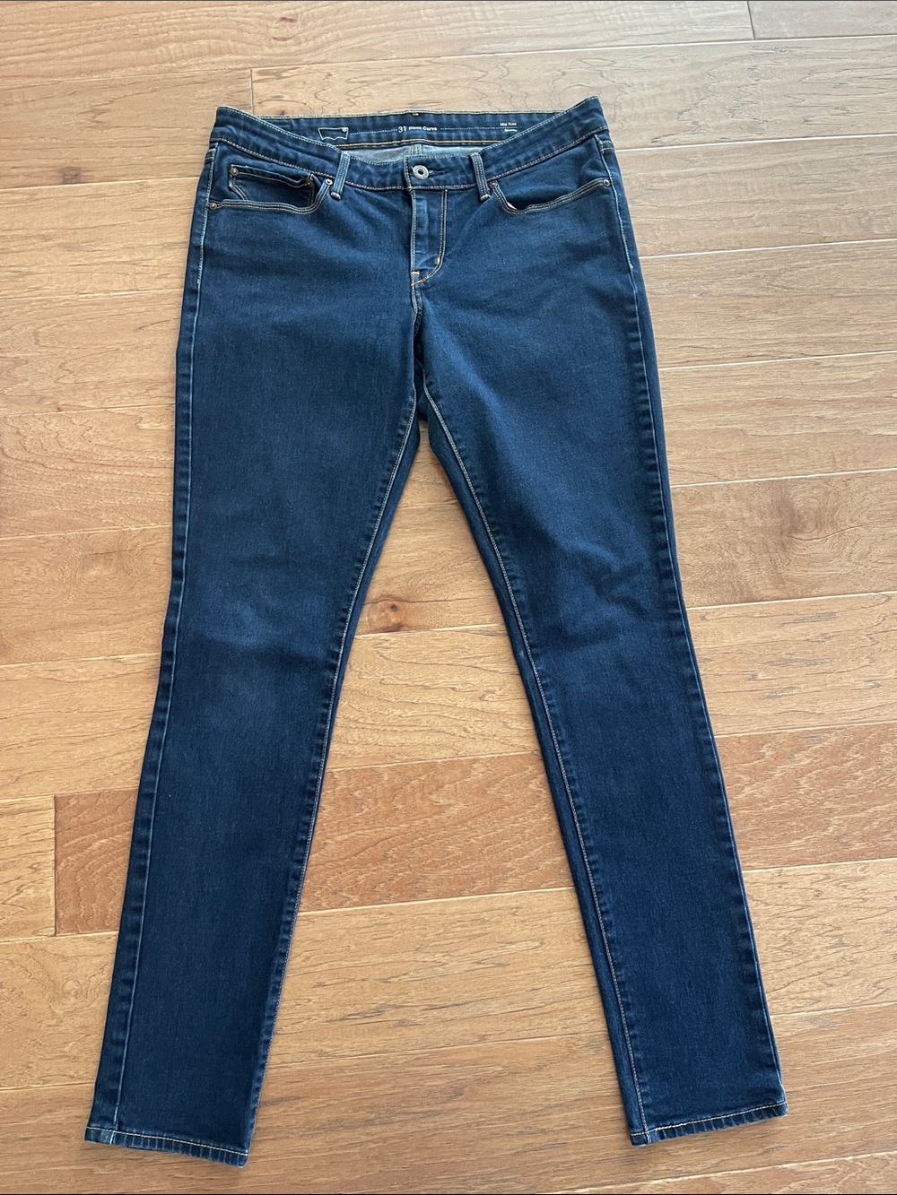 Levi’s Mid Rise Demi Curve Skinny Jeans 31